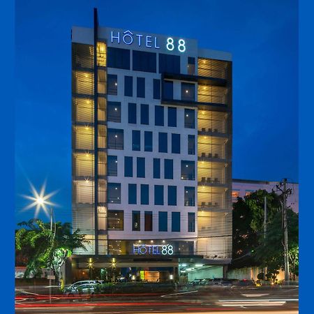 Hotel 88 Embong Malang Tunjungan Surabaya By Wh - Breakfast With The Best View On The Highest Floor And Strategic Location In The City Center Esterno foto