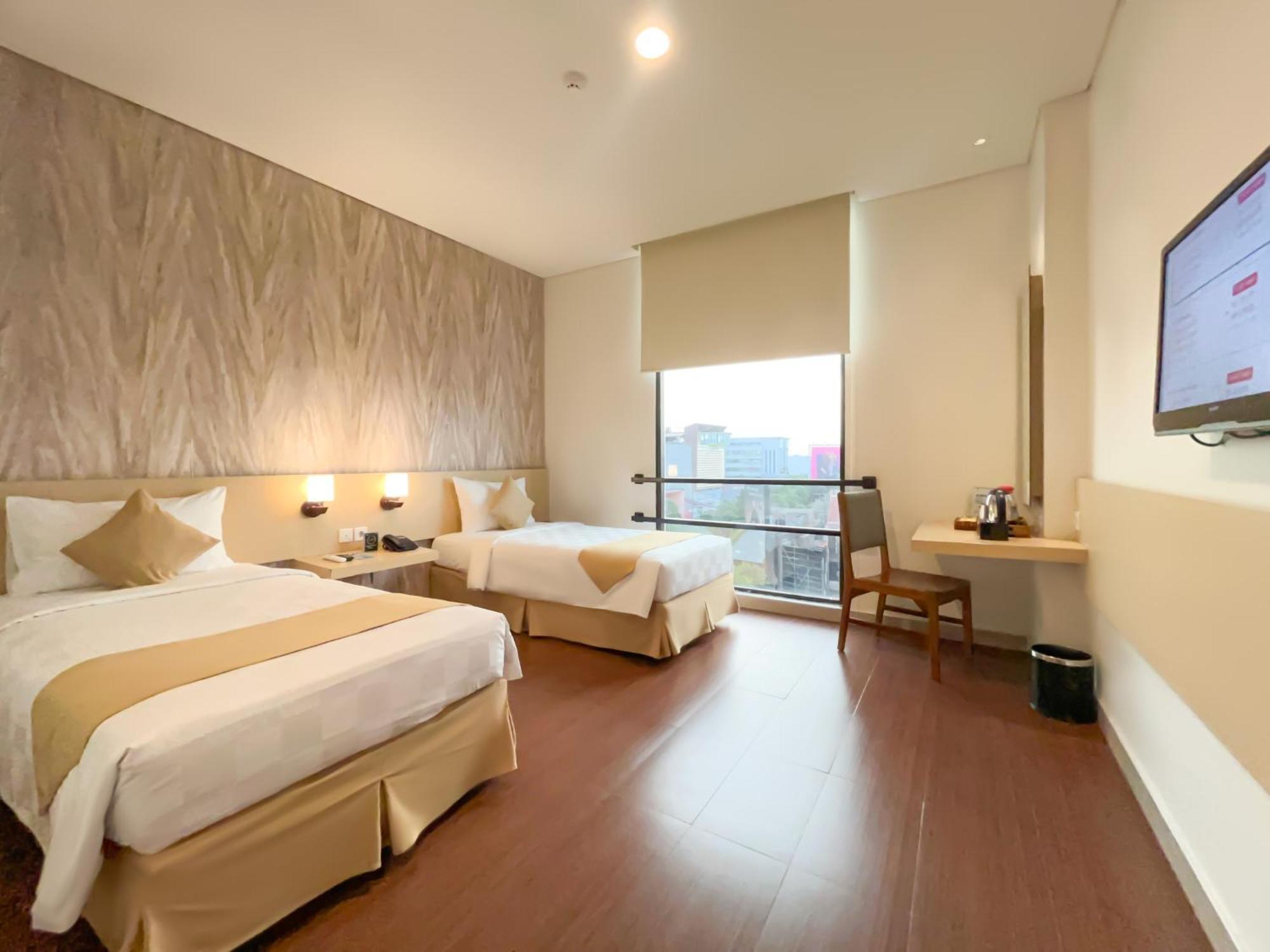 Hotel 88 Embong Malang Tunjungan Surabaya By Wh - Breakfast With The Best View On The Highest Floor And Strategic Location In The City Center Esterno foto