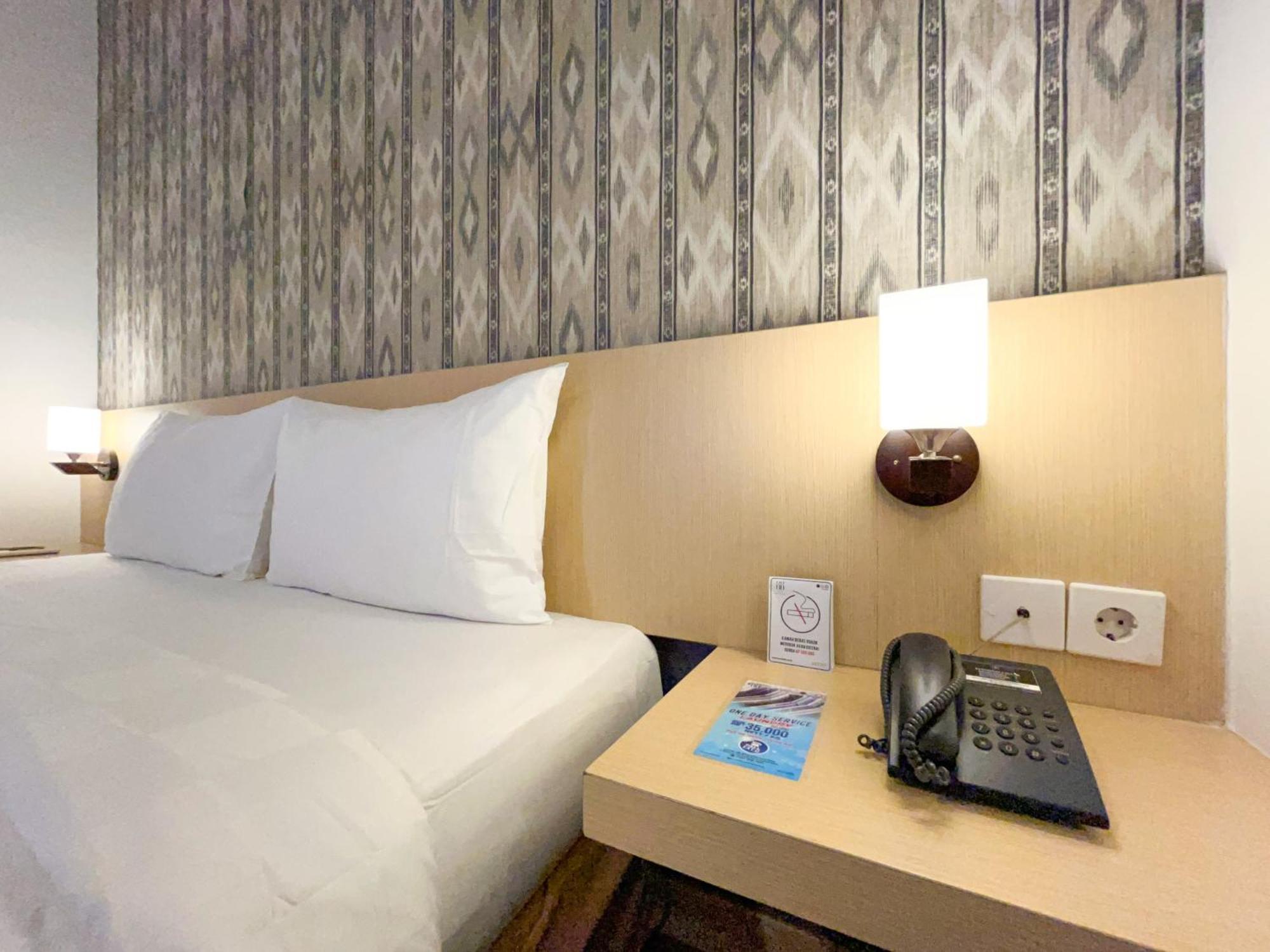 Hotel 88 Embong Malang Tunjungan Surabaya By Wh - Breakfast With The Best View On The Highest Floor And Strategic Location In The City Center Esterno foto