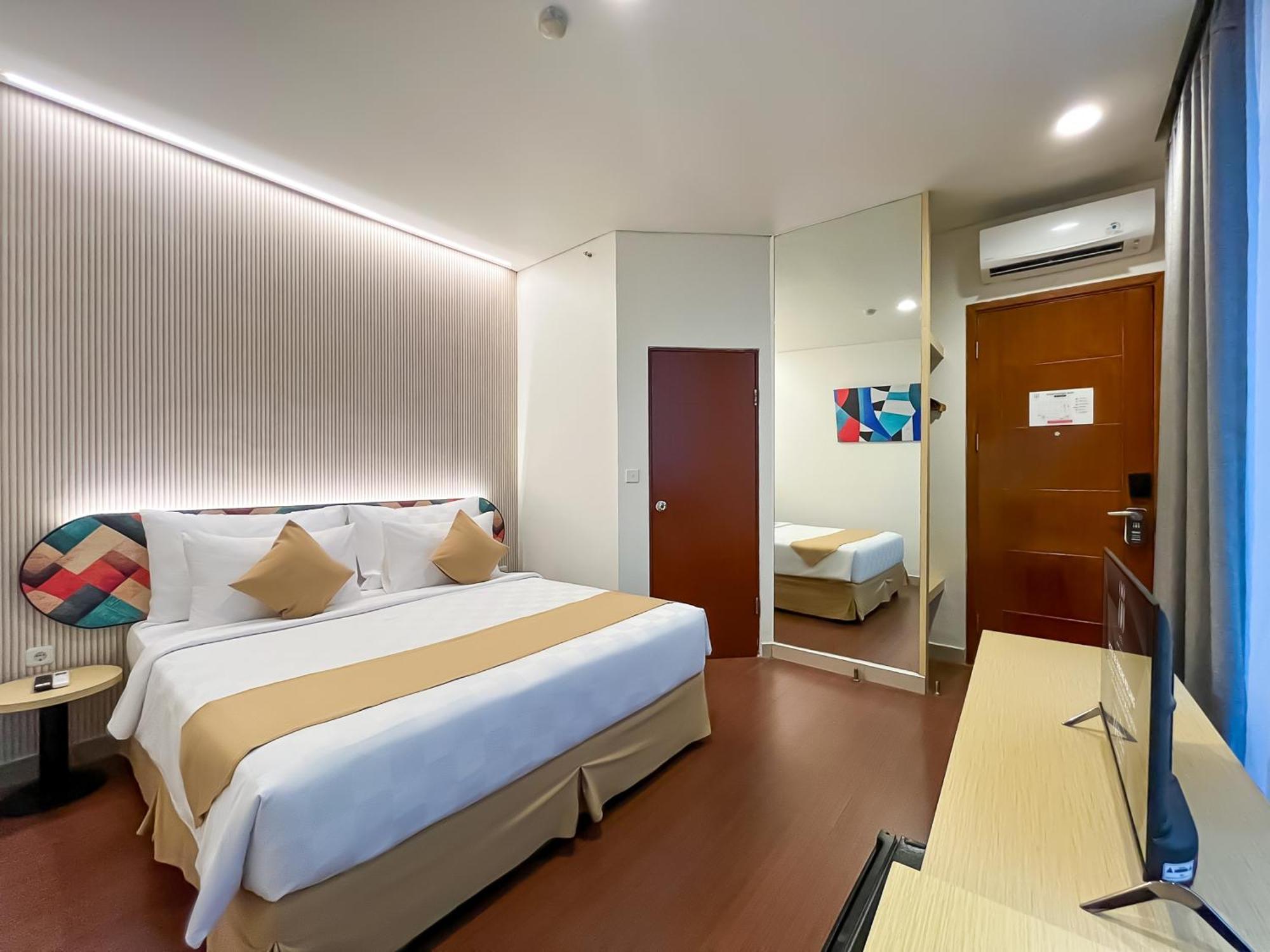 Hotel 88 Embong Malang Tunjungan Surabaya By Wh - Breakfast With The Best View On The Highest Floor And Strategic Location In The City Center Esterno foto