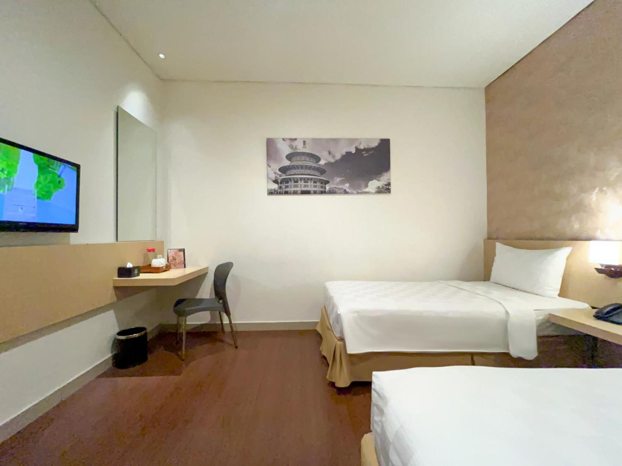 Hotel 88 Embong Malang Tunjungan Surabaya By Wh - Breakfast With The Best View On The Highest Floor And Strategic Location In The City Center Esterno foto