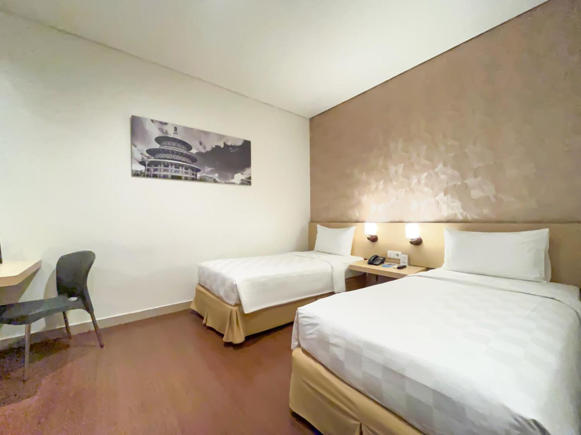 Hotel 88 Embong Malang Tunjungan Surabaya By Wh - Breakfast With The Best View On The Highest Floor And Strategic Location In The City Center Esterno foto