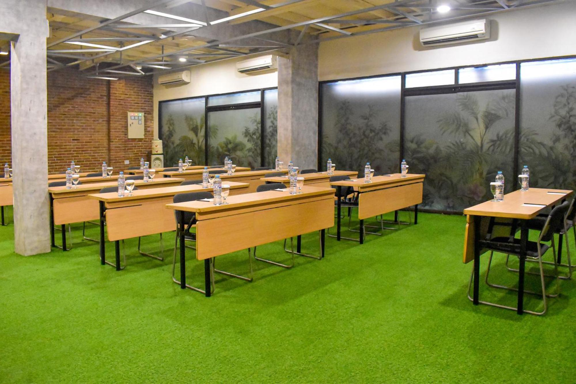 Hotel 88 Embong Malang Tunjungan Surabaya By Wh - Breakfast With The Best View On The Highest Floor And Strategic Location In The City Center Esterno foto