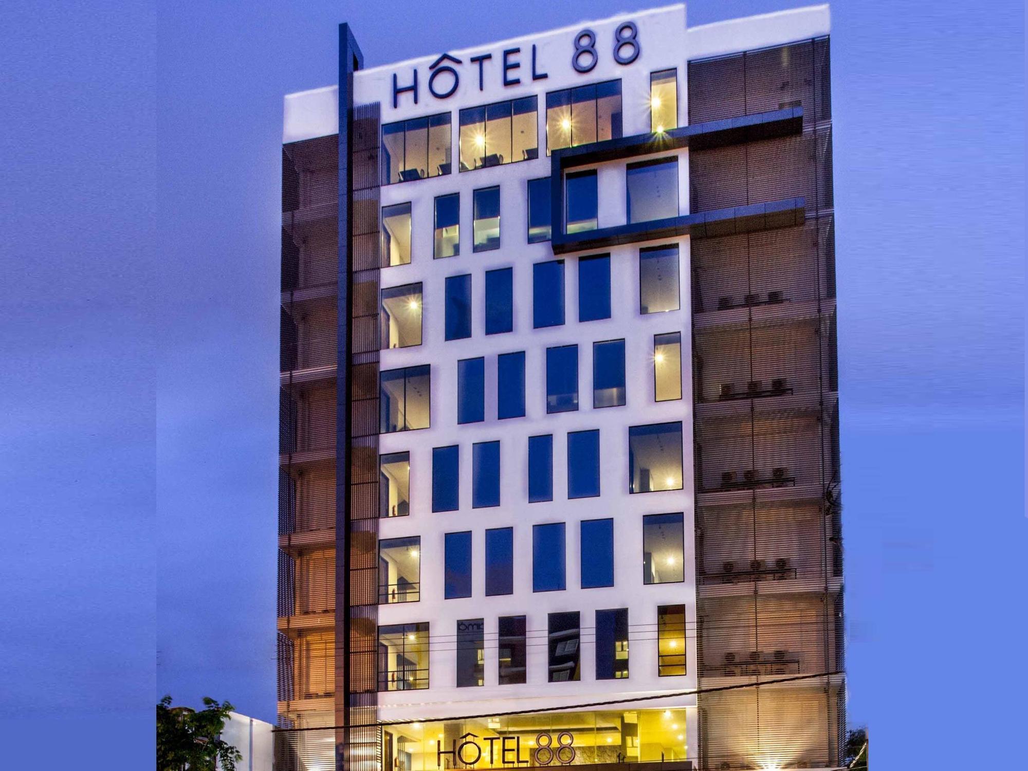 Hotel 88 Embong Malang Tunjungan Surabaya By Wh - Breakfast With The Best View On The Highest Floor And Strategic Location In The City Center Esterno foto