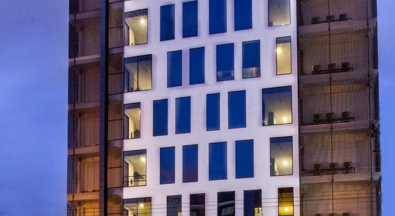 Hotel 88 Embong Malang Tunjungan Surabaya By Wh - Breakfast With The Best View On The Highest Floor And Strategic Location In The City Center Esterno foto