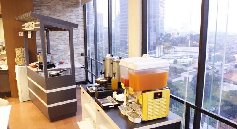Hotel 88 Embong Malang Tunjungan Surabaya By Wh - Breakfast With The Best View On The Highest Floor And Strategic Location In The City Center Esterno foto