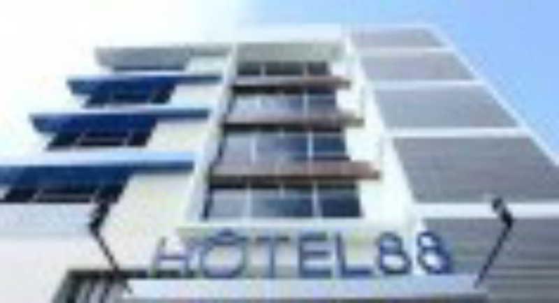 Hotel 88 Embong Malang Tunjungan Surabaya By Wh - Breakfast With The Best View On The Highest Floor And Strategic Location In The City Center Esterno foto