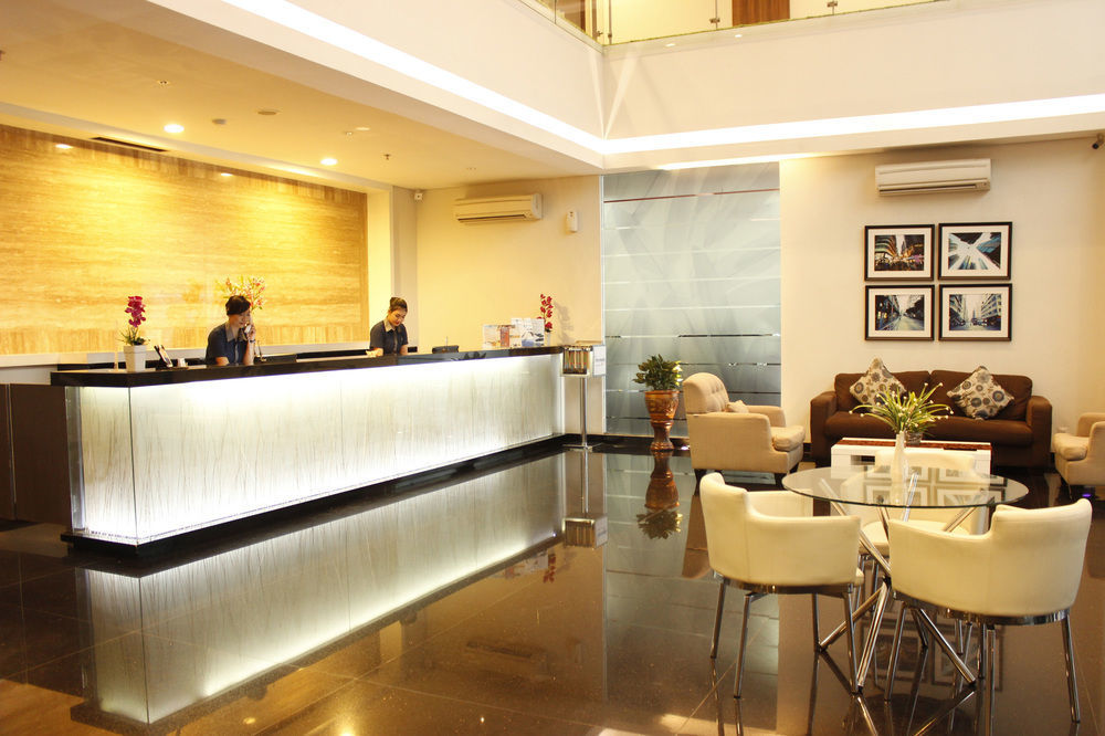 Hotel 88 Embong Malang Tunjungan Surabaya By Wh - Breakfast With The Best View On The Highest Floor And Strategic Location In The City Center Esterno foto