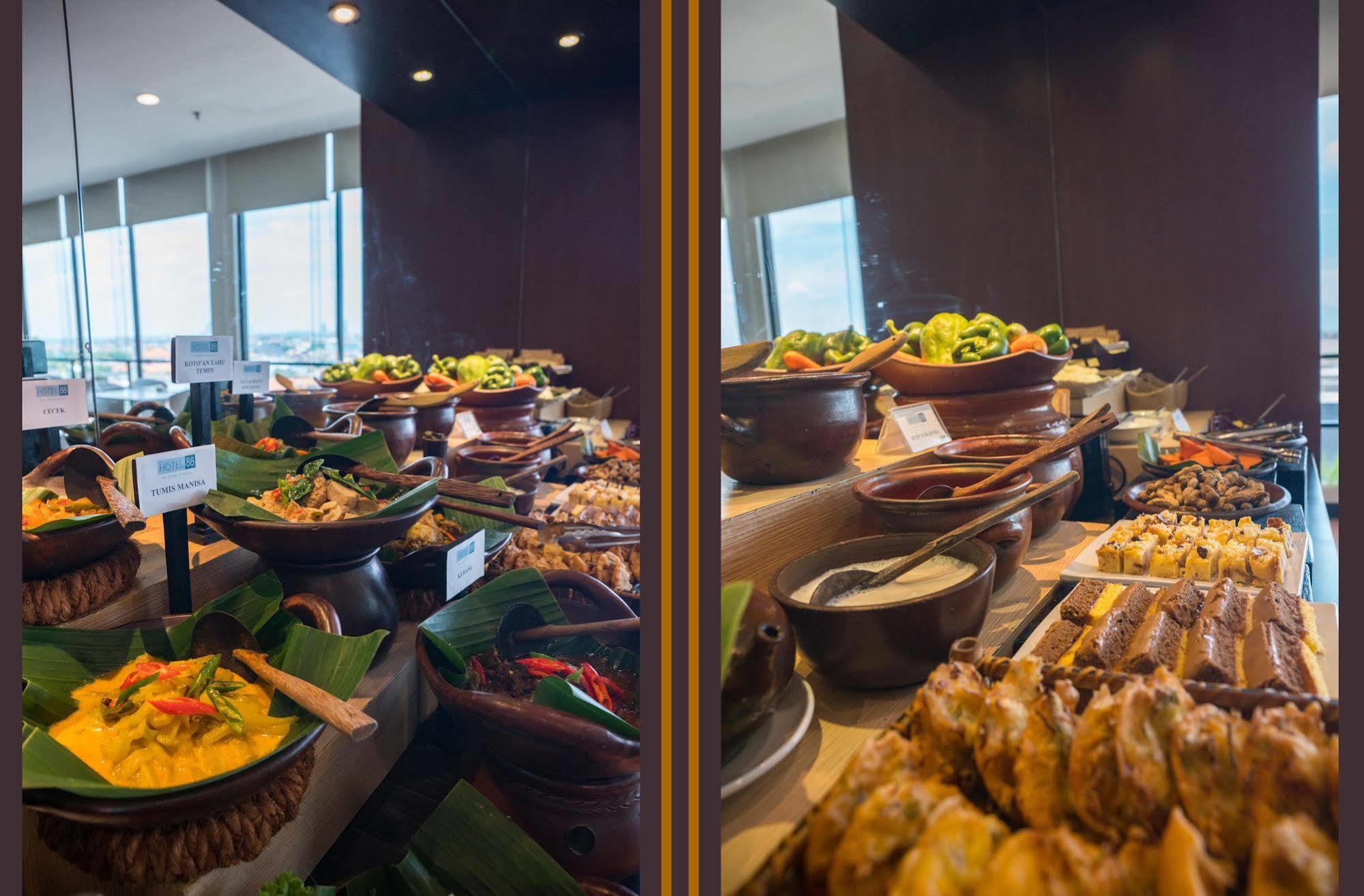 Hotel 88 Embong Malang Tunjungan Surabaya By Wh - Breakfast With The Best View On The Highest Floor And Strategic Location In The City Center Esterno foto